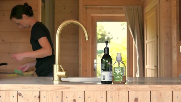 housekeeping services cleaning kitchen worktop 768x432